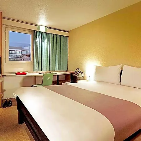 酒店 Ibis Centre 3*