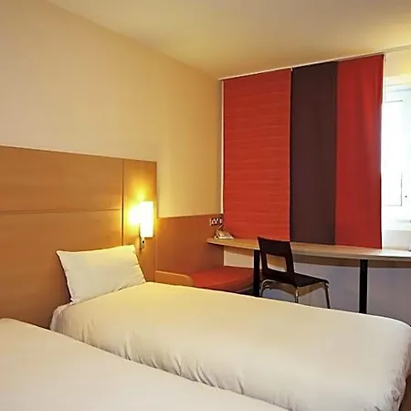 Hotel Ibis Centre 3*